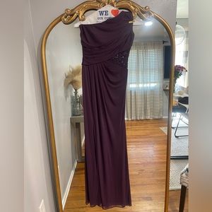David’s Bridal Bridesmaid Dress Size 2 Color Plum
